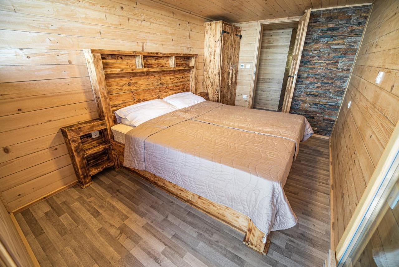 Apartments Zvoh, Krvavec, Ski-In, Ski-Out Cerklje na Gorenjskem Bagian luar foto