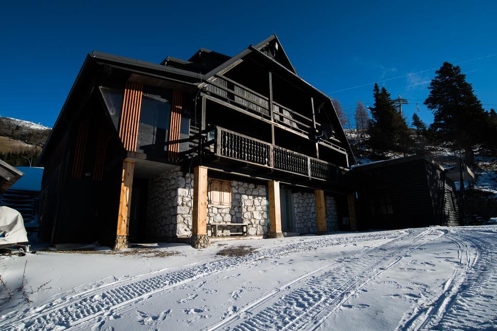 Apartments Zvoh, Krvavec, Ski-In, Ski-Out Cerklje na Gorenjskem Bagian luar foto