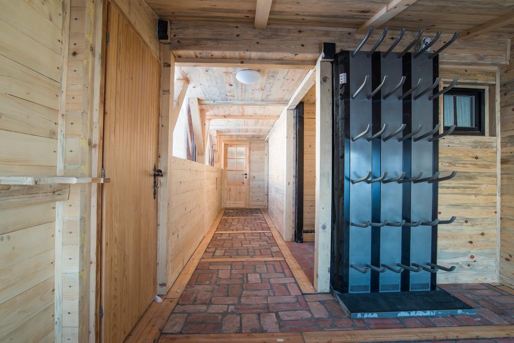 Apartments Zvoh, Krvavec, Ski-In, Ski-Out Cerklje na Gorenjskem Bagian luar foto